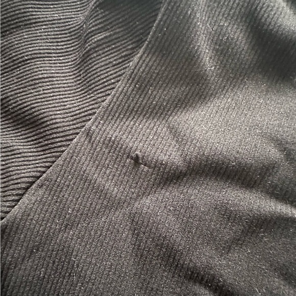 Babaton Aritzia Ribbed Long Sleeve Scoop Neck Shirt in Black - Picture 4 of 4